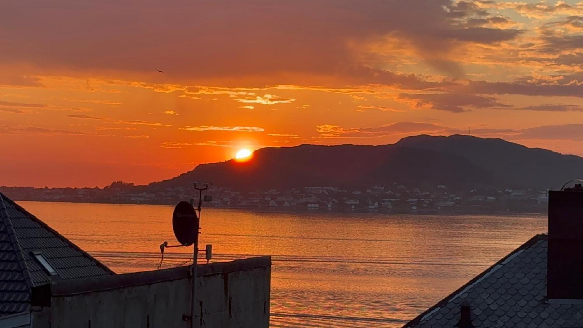 Alesund Sentrum Apartment ภายนอก รูปภาพ
